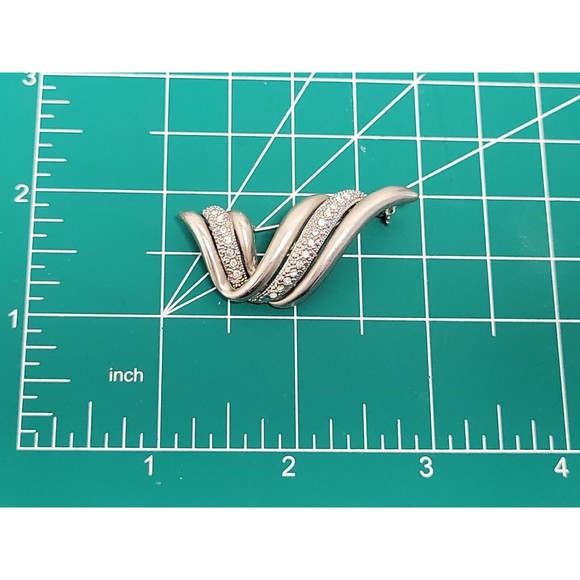 Vintage Silver Tone Rhinestone Pave Wave V Triple Strand Pin Brooch Beautiful - Picture 6 of 9